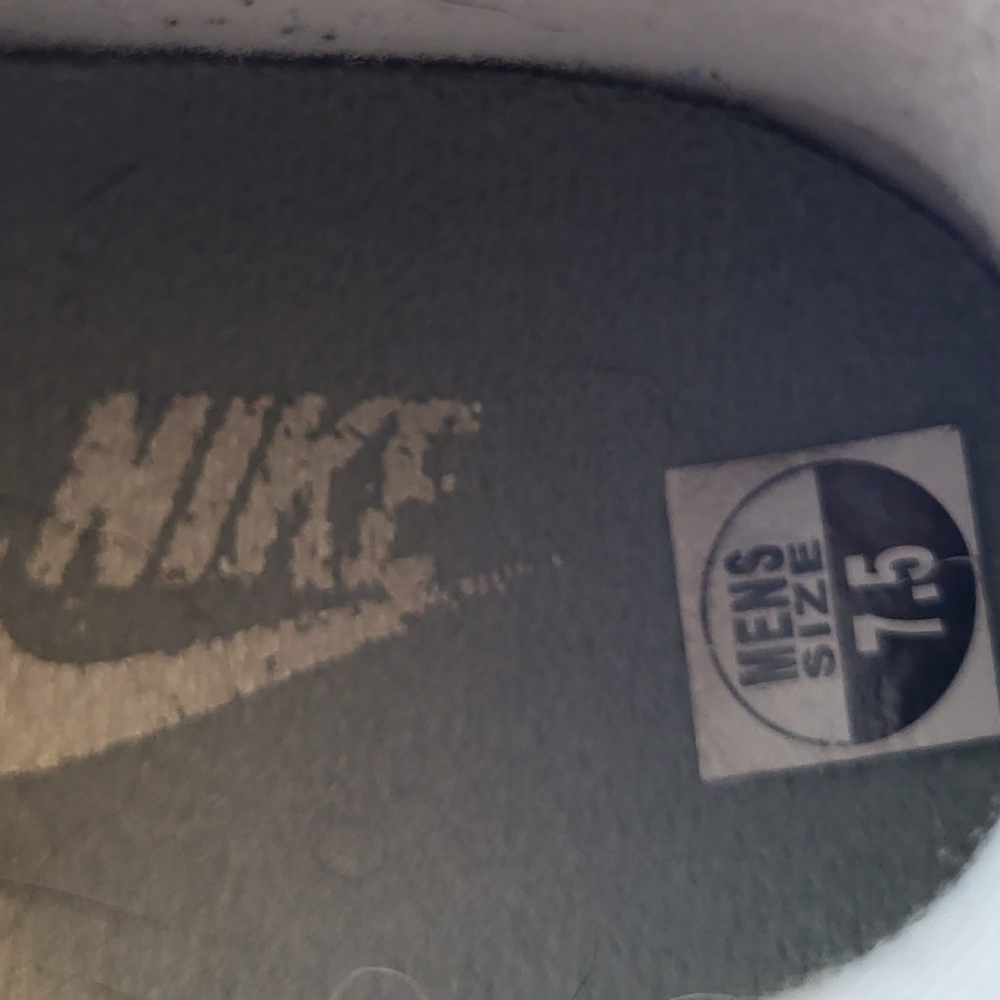 Nike Men's Dunk Low Athletic Shoes in Mica Green - Size 7.5 - Picture 7 of 8